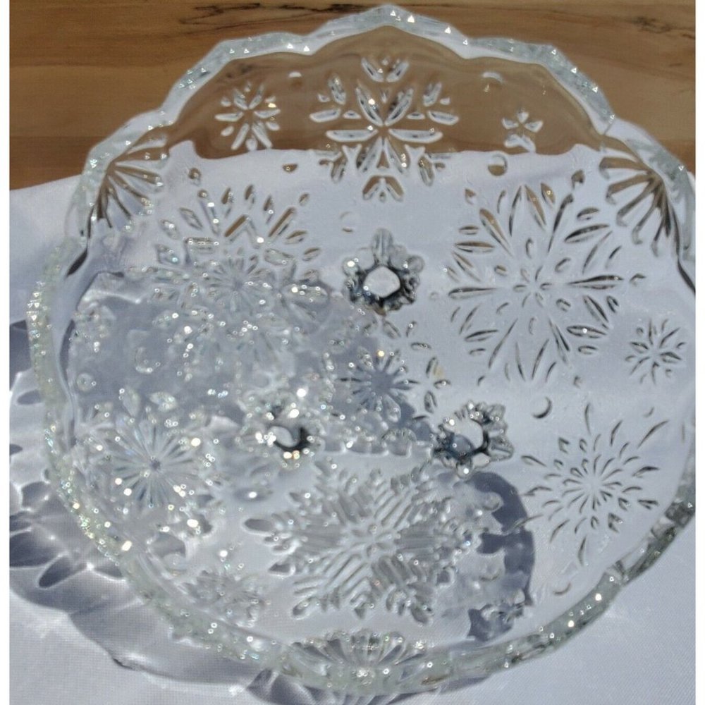 Vintage Mikasa Holiday Classics Snowflake Bowl 6.5" German crystal 3 footed base - Picture 6 of 7